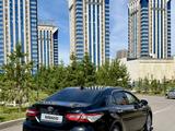 Toyota Camry 2019 года за 10 900 000 тг. в Астана – фото 4