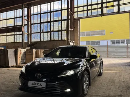Toyota Camry 2019 года за 10 900 000 тг. в Астана