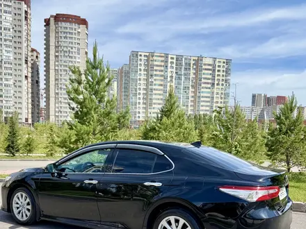 Toyota Camry 2019 года за 10 900 000 тг. в Астана – фото 5