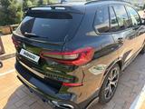 BMW X5 2019 года за 27 500 000 тг. в Астана – фото 2