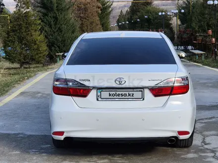 Toyota Camry 2015 года за 9 700 000 тг. в Шымкент – фото 3