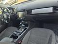 Volkswagen Touareg 2010 года за 8 500 000 тг. в Алматы – фото 5