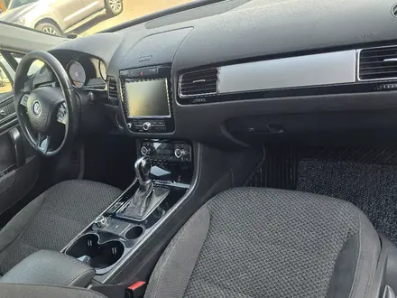 Volkswagen Touareg 2010 года за 8 500 000 тг. в Алматы – фото 5