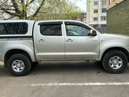 Toyota Hilux 2011 года за 10 000 000 тг. в Астана – фото 2