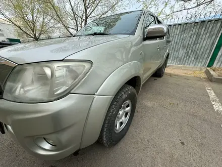 Toyota Hilux 2011 года за 10 000 000 тг. в Астана – фото 16