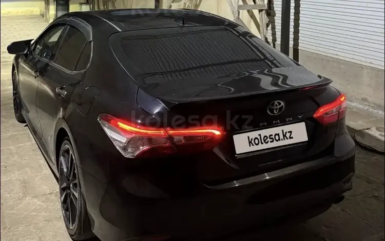 Toyota Camry 2020 года за 12 500 000 тг. в Жанаозен