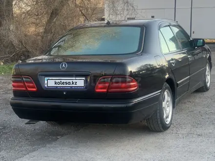 Mercedes-Benz E 280 1996 года за 3 200 000 тг. в Караганда – фото 6