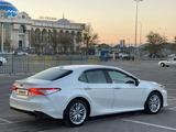 Toyota Camry 2020 года за 15 500 000 тг. в Шымкент – фото 3