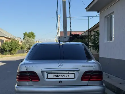 Mercedes-Benz E 280 1996 года за 2 900 000 тг. в Шымкент – фото 2