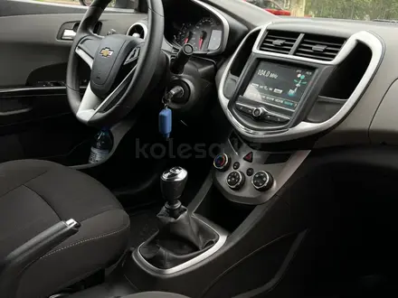 Chevrolet Aveo 2018 года за 5 300 000 тг. в Караганда – фото 11