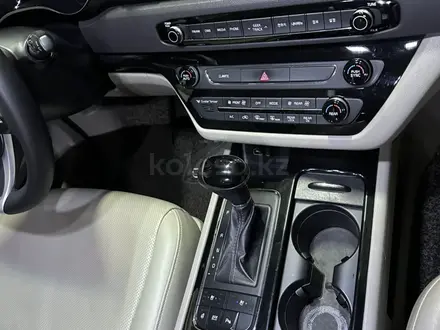 Kia Carnival 2015 года за 9 900 000 тг. в Шымкент – фото 7