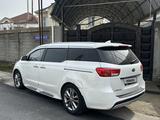 Kia Carnival 2015 года за 9 900 000 тг. в Шымкент