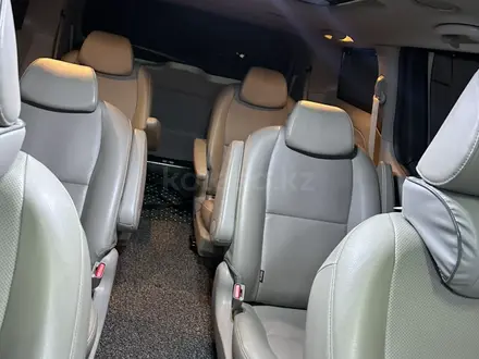 Kia Carnival 2015 года за 9 900 000 тг. в Шымкент – фото 10