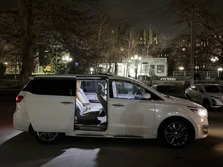 Kia Carnival 2015 года за 9 900 000 тг. в Шымкент – фото 6