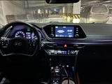 Hyundai Sonata 2020 годаүшін11 000 000 тг. в Астана – фото 4