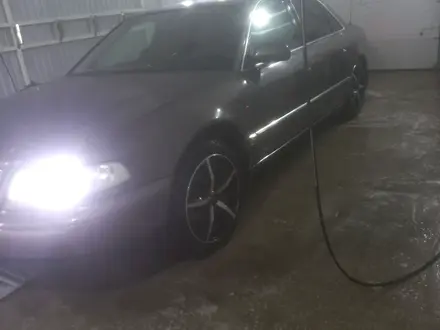 Audi A8 1995 года за 2 800 000 тг. в Актобе – фото 3