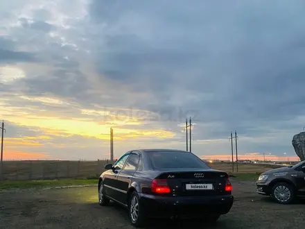 Audi A4 1997 года за 3 000 000 тг. в Актобе – фото 2