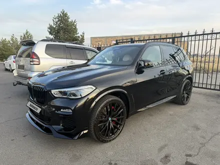 BMW X5 2020 года за 28 000 000 тг. в Алматы