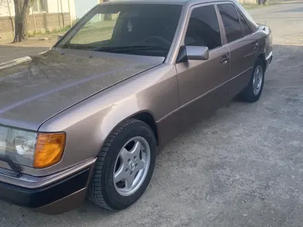 Mercedes-Benz E 200 1993 года за 2 400 000 тг. в Кызылорда – фото 2