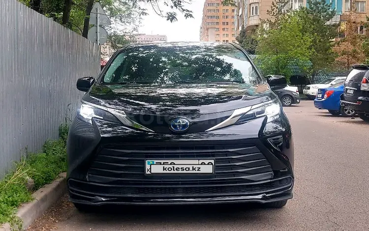 Toyota Sienna 2022 года за 22 500 000 тг. в Алматы