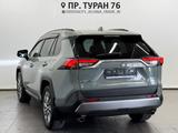 Toyota RAV4 2020 года за 15 780 000 тг. в Астана – фото 2