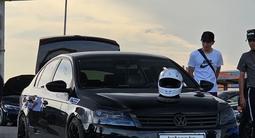 Volkswagen Passat 2011 года за 15 000 000 тг. в Астана