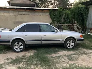 Audi 100