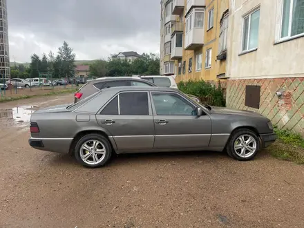 Mercedes-Benz E 200 1991 года за 1 400 000 тг. в Кокшетау – фото 9