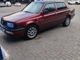 Volkswagen Vento 1993 годаүшін1 900 000 тг. в Караганда – фото 2