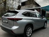 Toyota Highlander 2022 года за 28 000 000 тг. в Алматы – фото 5