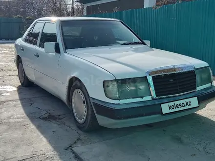 Mercedes-Benz E 200 1991 года за 700 000 тг. в Алматы