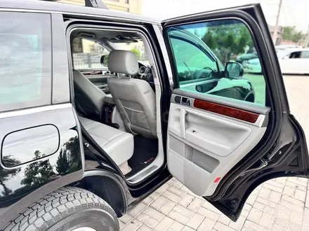 Volkswagen Touareg 2004 года за 7 500 000 тг. в Алматы – фото 12