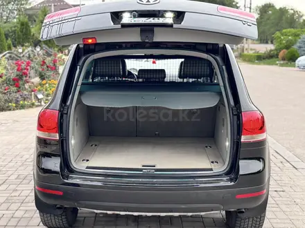 Volkswagen Touareg 2004 года за 7 500 000 тг. в Алматы – фото 13