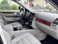 Volkswagen Touareg 2004 года за 7 500 000 тг. в Алматы – фото 17