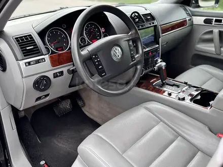 Volkswagen Touareg 2004 года за 7 500 000 тг. в Алматы – фото 21