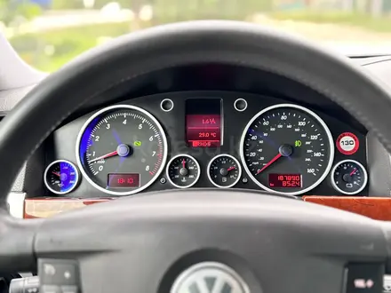 Volkswagen Touareg 2004 года за 7 500 000 тг. в Алматы – фото 22