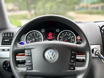 Volkswagen Touareg 2004 года за 7 500 000 тг. в Алматы – фото 23