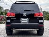 Volkswagen Touareg 2004 года за 7 300 000 тг. в Алматы – фото 2