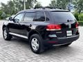Volkswagen Touareg 2004 года за 7 500 000 тг. в Алматы – фото 6