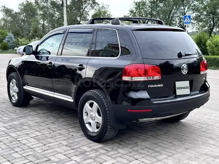 Volkswagen Touareg 2004 года за 7 500 000 тг. в Алматы – фото 6
