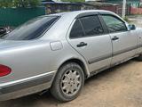 Mercedes-Benz E 230 1998 года за 1 800 000 тг. в Петропавловск – фото 4