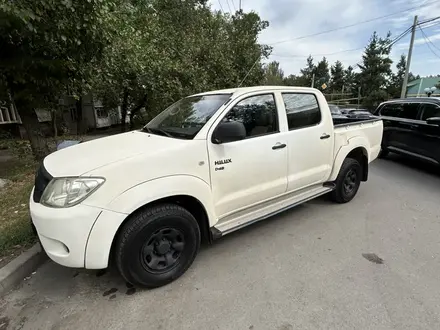 Toyota Hilux 2011 года за 7 000 000 тг. в Алматы