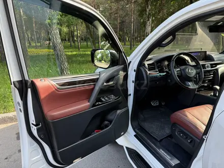 Lexus LX 570 2018 года за 44 500 000 тг. в Алматы – фото 28