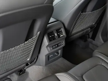 Audi SQ5 TFSI Quattro 2023 года за 42 692 500 тг. в Алматы – фото 39