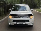Mitsubishi Outlander 2012 года за 6 300 000 тг. в Астана – фото 2