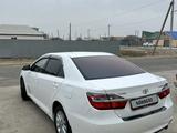 Toyota Camry 2015 года за 9 500 000 тг. в Атырау – фото 5