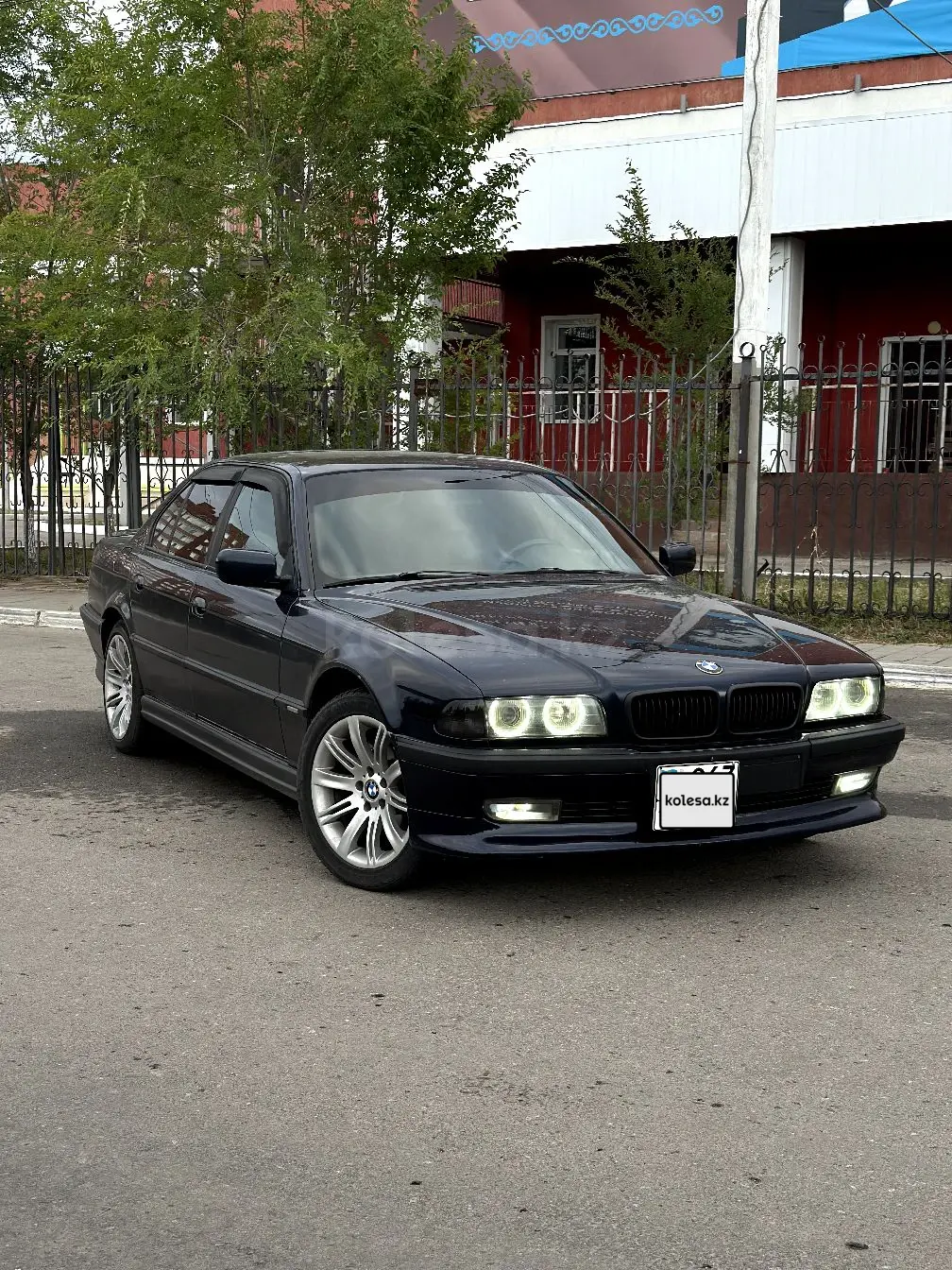 BMW 7 Series, 1998