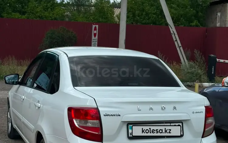 ВАЗ (Lada) Granta 2190 2019 годаүшін3 200 000 тг. в Семей