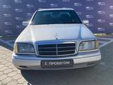 Mercedes-Benz C 180 1995 годаүшін1 790 000 тг. в Усть-Каменогорск – фото 2