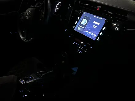 Toyota Camry 2018 года за 11 000 000 тг. в Семей – фото 11